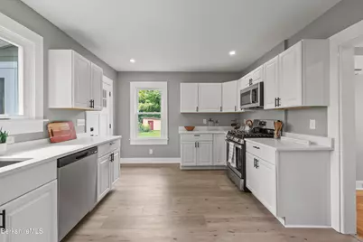71 Essex St, Pittsfield, MA 01201 - Photo 17