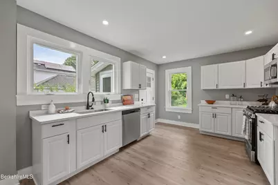71 Essex St, Pittsfield, MA 01201 - Photo 19