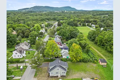 71 Essex St, Pittsfield, MA 01201 - Photo 45