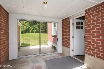 20 Prospect St, Dalton, MA 01226 - Photo 9