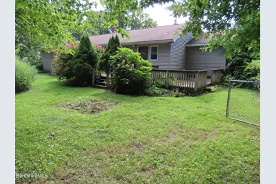 986 Church St, North Adams, MA 01247 - Photo 41