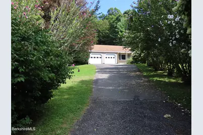 986 Church St, North Adams, MA 01247 - Photo 5