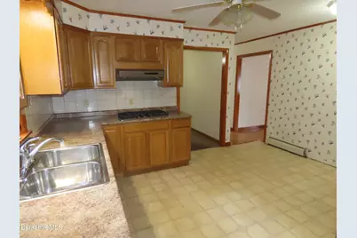 986 Church St, North Adams, MA 01247 - Photo 17