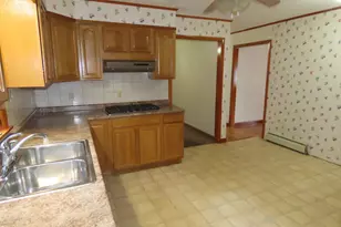 986 Church St, North Adams, MA 01247 - Photo 17