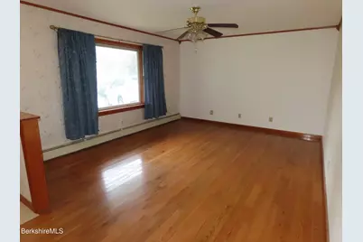 986 Church St, North Adams, MA 01247 - Photo 21