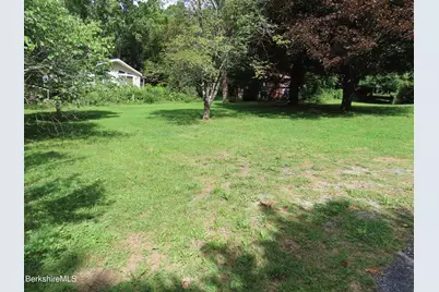 986 Church St, North Adams, MA 01247 - Photo 57