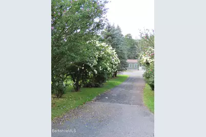 986 Church St, North Adams, MA 01247 - Photo 9