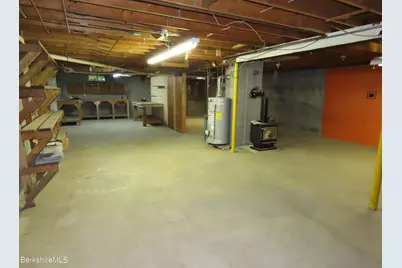 986 Church St, North Adams, MA 01247 - Photo 37