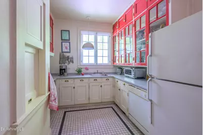720 South St, Pittsfield, MA 01201 - Photo 19