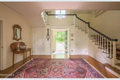 720 South St, Pittsfield, MA 01201 - Photo 5