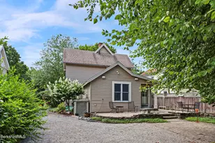 25 Cottage St, Great Barrington, MA 01230 - Photo 37