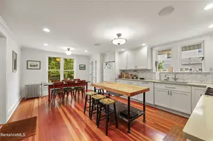 25 Cottage St, Great Barrington, MA 01230 - Photo 21