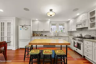 25 Cottage St, Great Barrington, MA 01230 - Photo 17