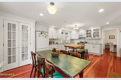 25 Cottage St, Great Barrington, MA 01230 - Photo 23
