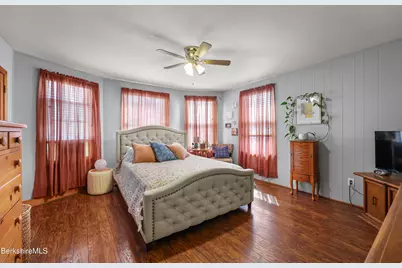 4 Richmond St, Adams, MA 01220 - Photo 33
