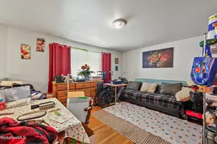 81 Calumet St, Pittsfield, MA 01201 - Photo 3