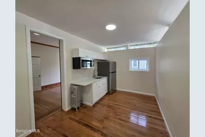 28 Bartlett Ave, Pittsfield, MA 01201 - Photo 9