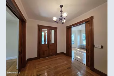 28 Bartlett Ave, Pittsfield, MA 01201 - Photo 3