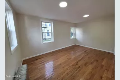 28 Bartlett Ave, Pittsfield, MA 01201 - Photo 13