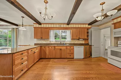 20 Franklin St, Pittsfield, MA 01201 - Photo 11