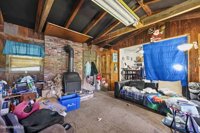 81 Calumet St, Pittsfield, MA 01201 - Photo 11