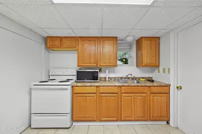 81 Calumet St, Pittsfield, MA 01201 - Photo 19