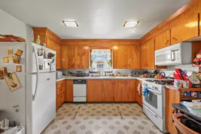 81 Calumet St, Pittsfield, MA 01201 - Photo 7