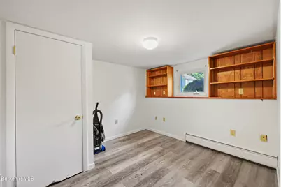 81 Calumet St, Pittsfield, MA 01201 - Photo 23