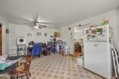 81 Calumet St, Pittsfield, MA 01201 - Photo 9