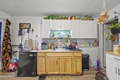 1093-1097 Tyler St, Pittsfield, MA 01201 - Photo 7