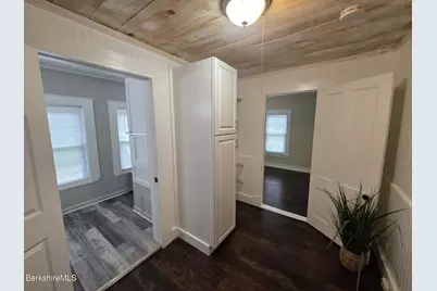 98 Friend St, Adams, MA 01220 - Photo 9