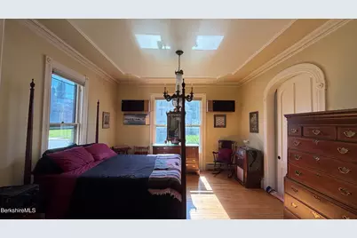 242 Church St, North Adams, MA 01247 - Photo 15