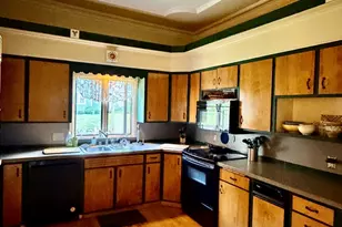 242 Church St, North Adams, MA 01247 - Photo 23