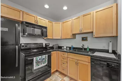 260 Pittsfield Rd #E6, Lenox, MA 01240 - Photo 15