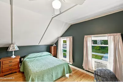 19 1/2 Spring St, North Adams, MA 01247 - Photo 15