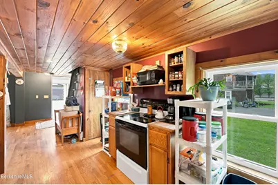 19 1/2 Spring St, North Adams, MA 01247 - Photo 13