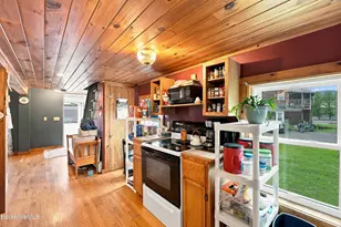 19 1/2 Spring St, North Adams, MA 01247 - Photo 13