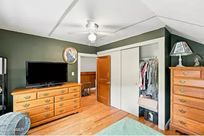 19 1/2 Spring St, North Adams, MA 01247 - Photo 17