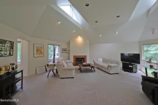 19 Hawthorne Rd, Stockbridge, MA 01262 - Photo 3