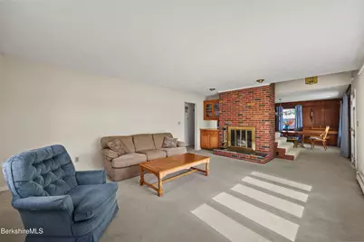 10 Club Cir, Pittsfield, MA 01201 - Photo 15