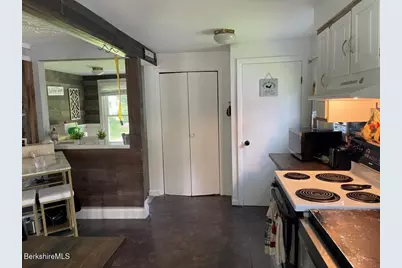 80 Dodge Ave, Pittsfield, MA 01201 - Photo 11