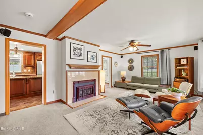 5 Daniels Ct, Adams, MA 01220 - Photo 9