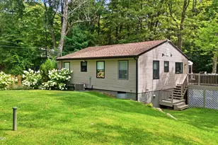 22 Dawn Dr, Becket, MA 01223 - Photo 23