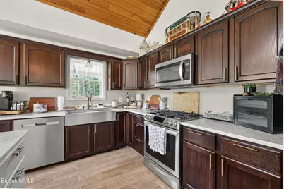 159 Cascade St, Pittsfield, MA 01201 - Photo 11