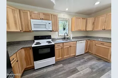 1100 Middle Rd, Clarksburg, MA 01247 - Photo 17