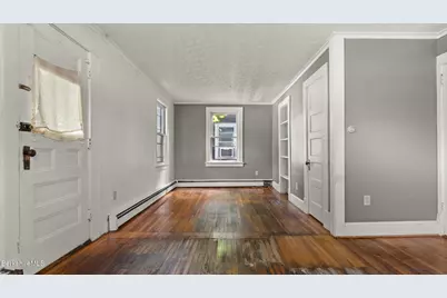 22 Franklin St, Lenox, MA 01240 - Photo 5