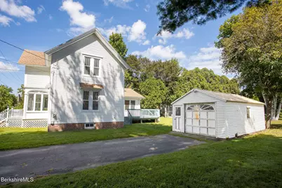 24 Elmvale Place, Pittsfield, MA 01201 - Photo 3