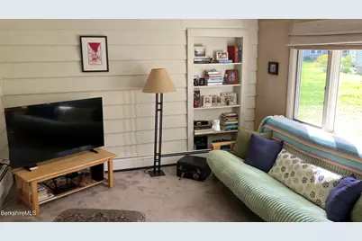 16 Wellesley St, Pittsfield, MA 01201 - Photo 9