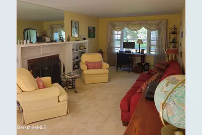 16 Wellesley St, Pittsfield, MA 01201 - Photo 15