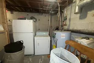 202 Beekman Dr, Agawam, MA 01001 - Photo 15